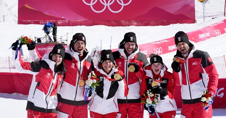 Austrijancima ekipno zlato u skijanju, Shiffrin završila Igre bez medalje