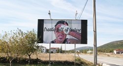 Plakati na granici s BiH: "Dobrodošli u Hrvatsku - Hrvatska puna mučenja"