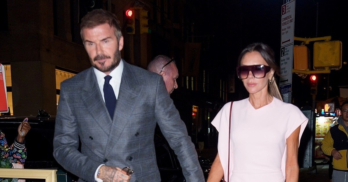 Zaboravite crno i sivo, Victoria Beckham bira ovu elegantnu kombinaciju boja