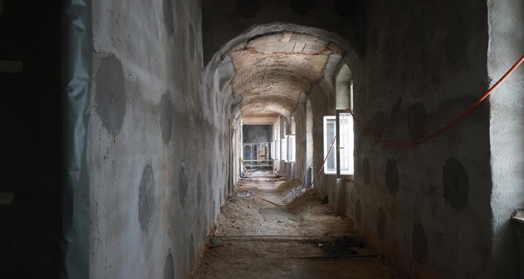 Radnik (22) propao kroz strop zgrade u centru Zagreba. Teško je ozlijeđen