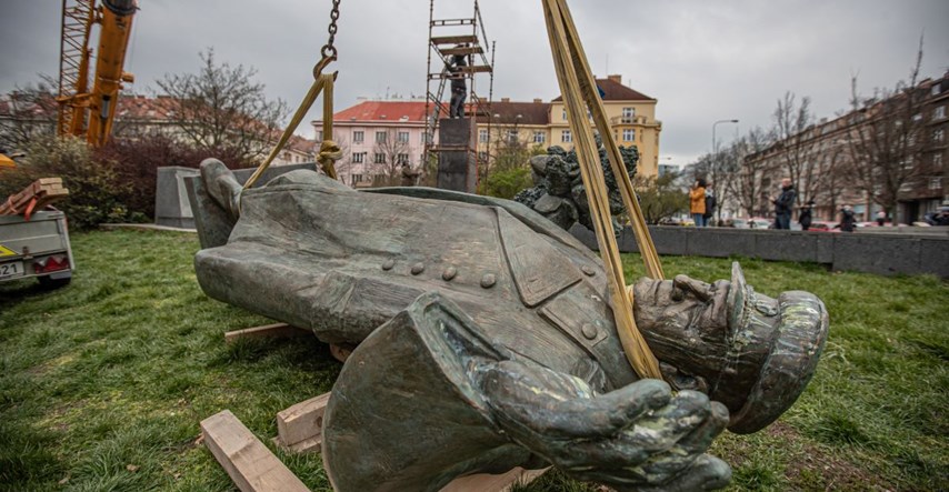 Prag uklonio spomenik sovjetskom maršalu unatoč prosvjedima iz Moskve