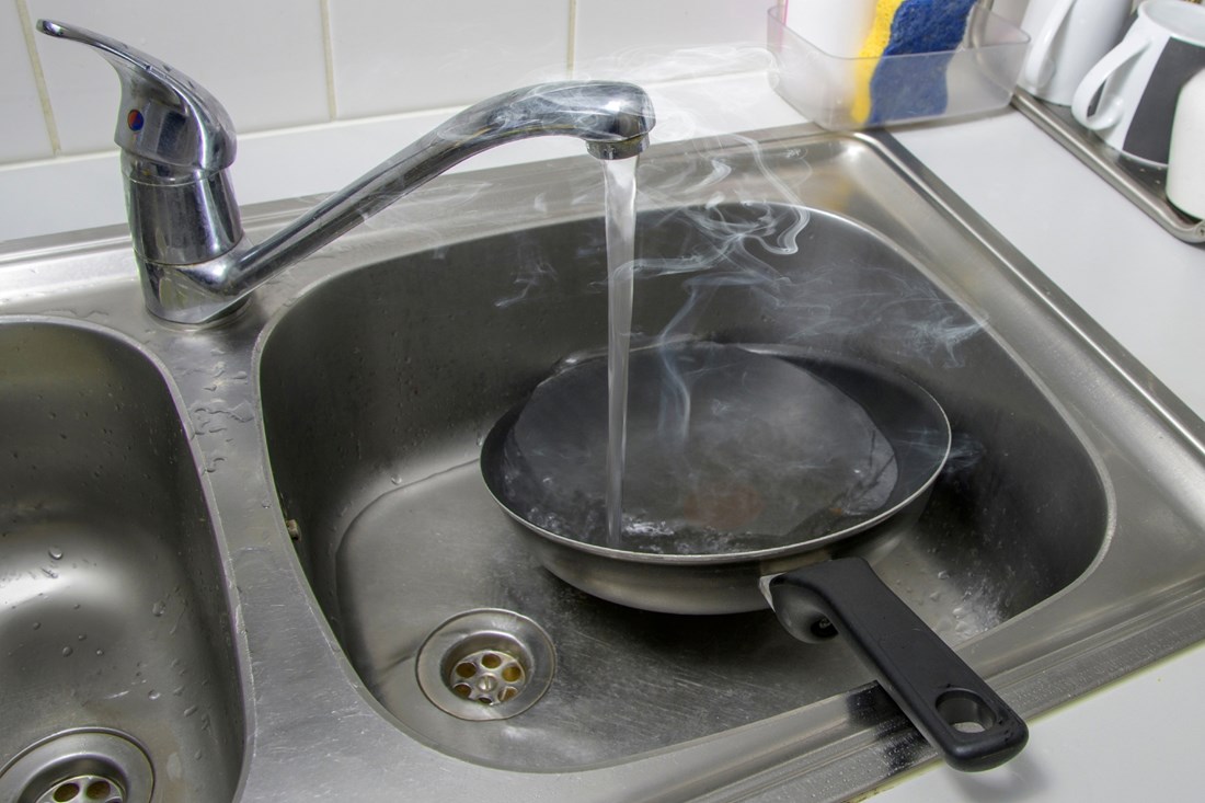 Jedna stvar kod pranja posuđa trajno uništava vaše lonce i tave