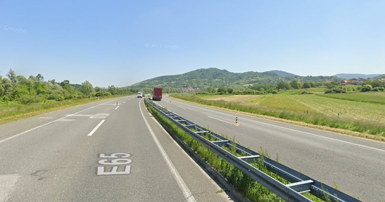 Slovak na A4 zbog umora zaspao za volanom, zabio se u kamion Ukrajinca