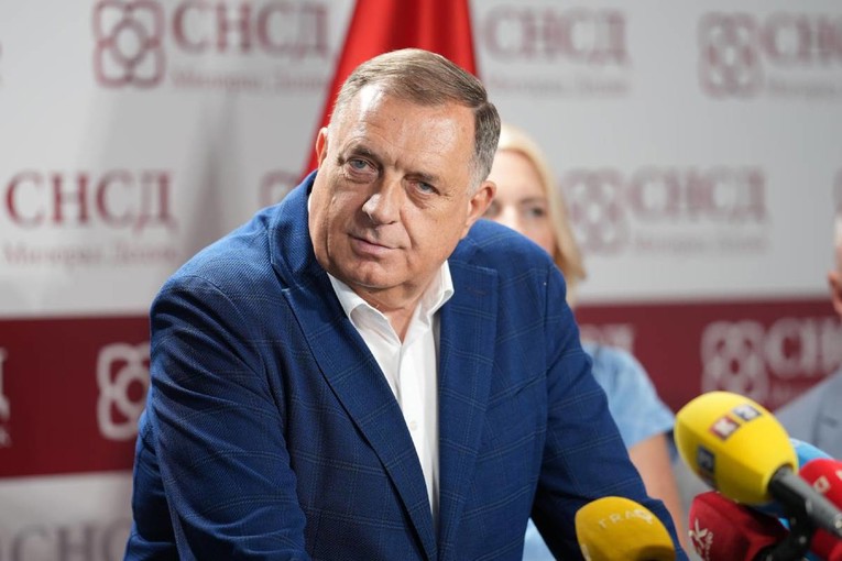 Kandidati u BiH obećavaju milijarde i veće plaće. Dodik i Minić otišli kod Putina