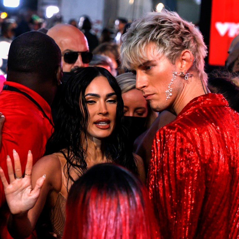 "U dobrim su odnosima": Megan Fox i Machine Gun Kelly će zajedno odgajati kćer?