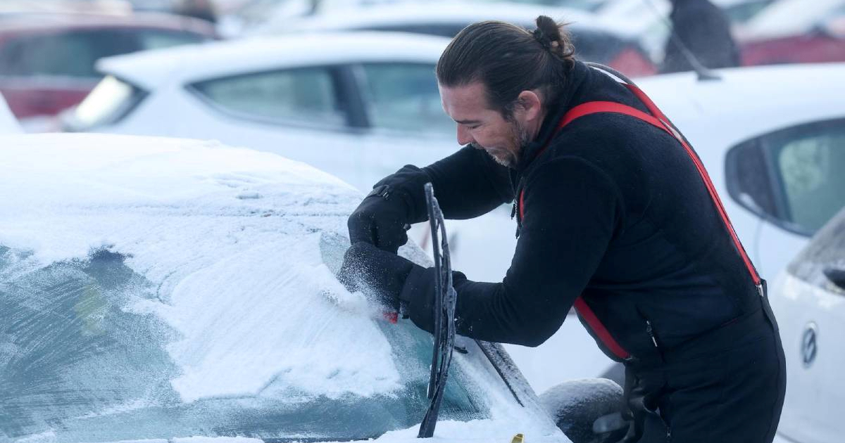 U Srbiji zbog snijega proglašeno izvanredno stanje: Tisuće kućanstava bez struje