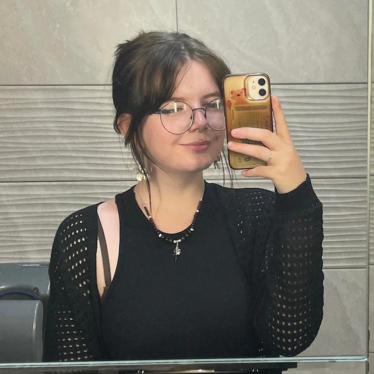 U Walesu ubijena djevojka (21). Tijelo nađeno u brodogradilištu, optužen muškarac (29)