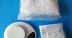 Policija u Omišu pronašla gotovo kilogram amfetamina