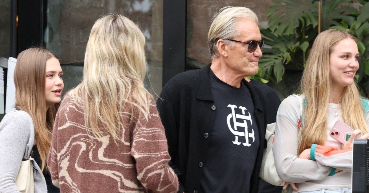 Dolph Lundgren (67) snimljen u izlasku sa suprugom (28) i kćerima (28 i 22)