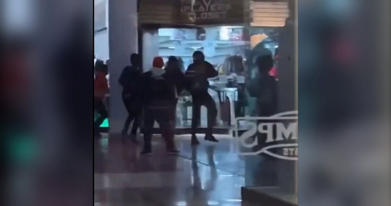VIDEO Pucnjava u trgovačkom centru SAD-u na Badnjak. Jedna osoba ubijena, 3 ranjenih