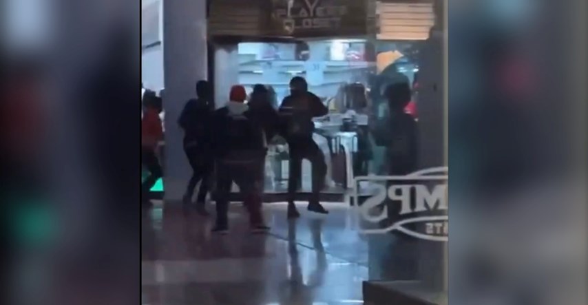 VIDEO Pucnjava u shopping centru u Coloradu. Jedna osoba poginula, troje ranjeno