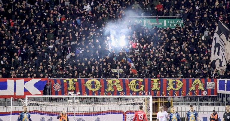 Torcida kupila božićne poklone za 300 djece iz Vukovara