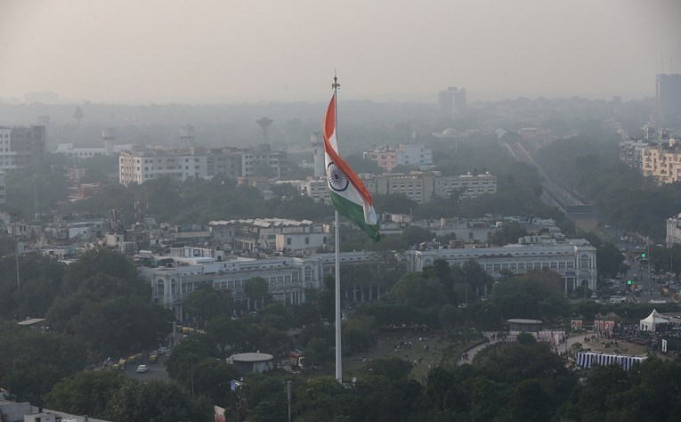 U New Delhiju zbog smoga zatvorene škole, a tisuću djece trči utrku na otvorenom