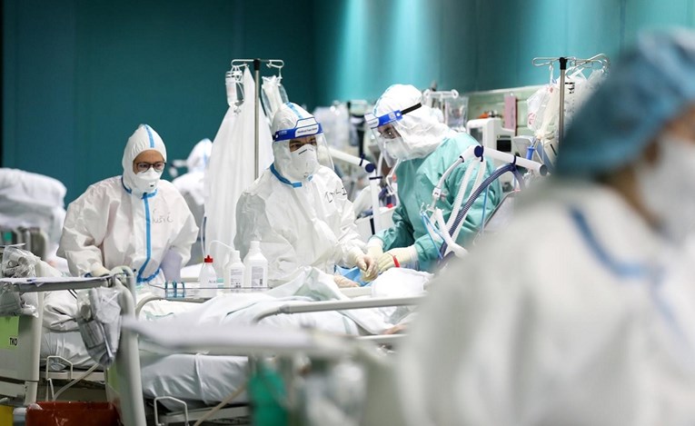 Liječnica iz Dubrave: Intenzivna je popunjena, pola pacijenata je mlađe od 65 godina
