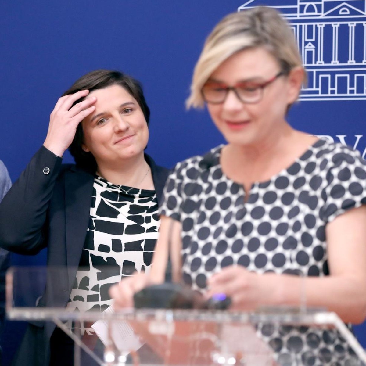 U sabor ušli novi zastupnici Jelena Miloš iz Možemo i Dražen Srpak iz HDZ-a