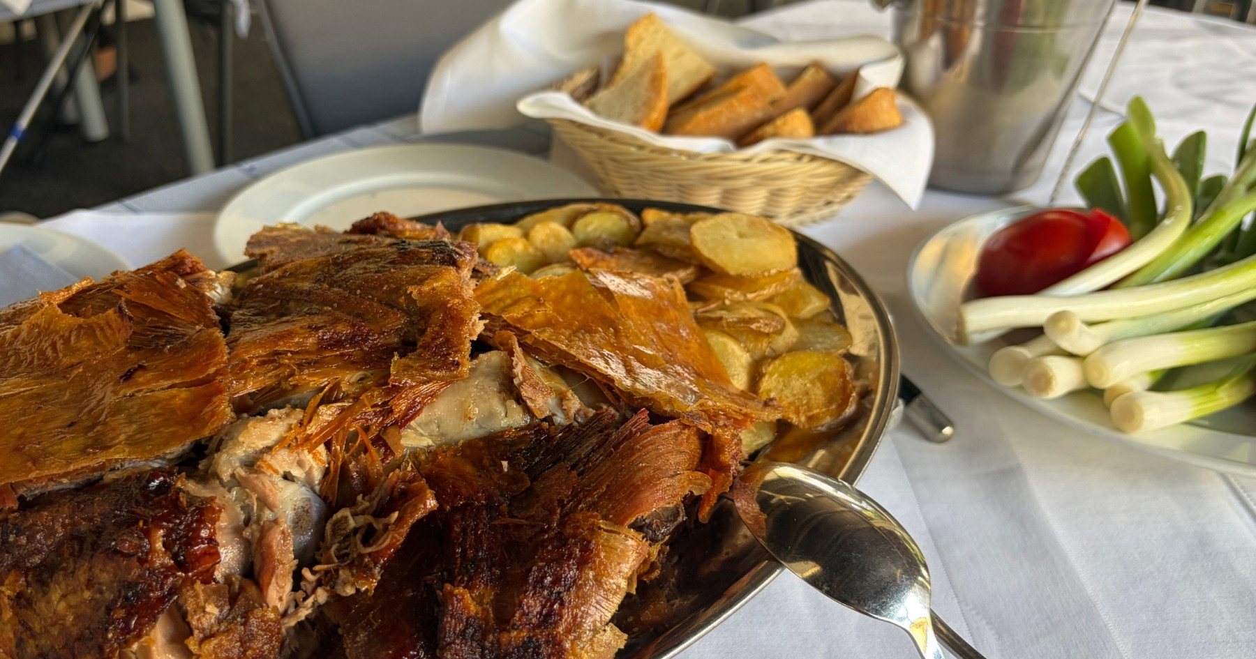 Kažu da se ovdje jede najbolja janjetina u Zagrebu i okolici. Probali smo je