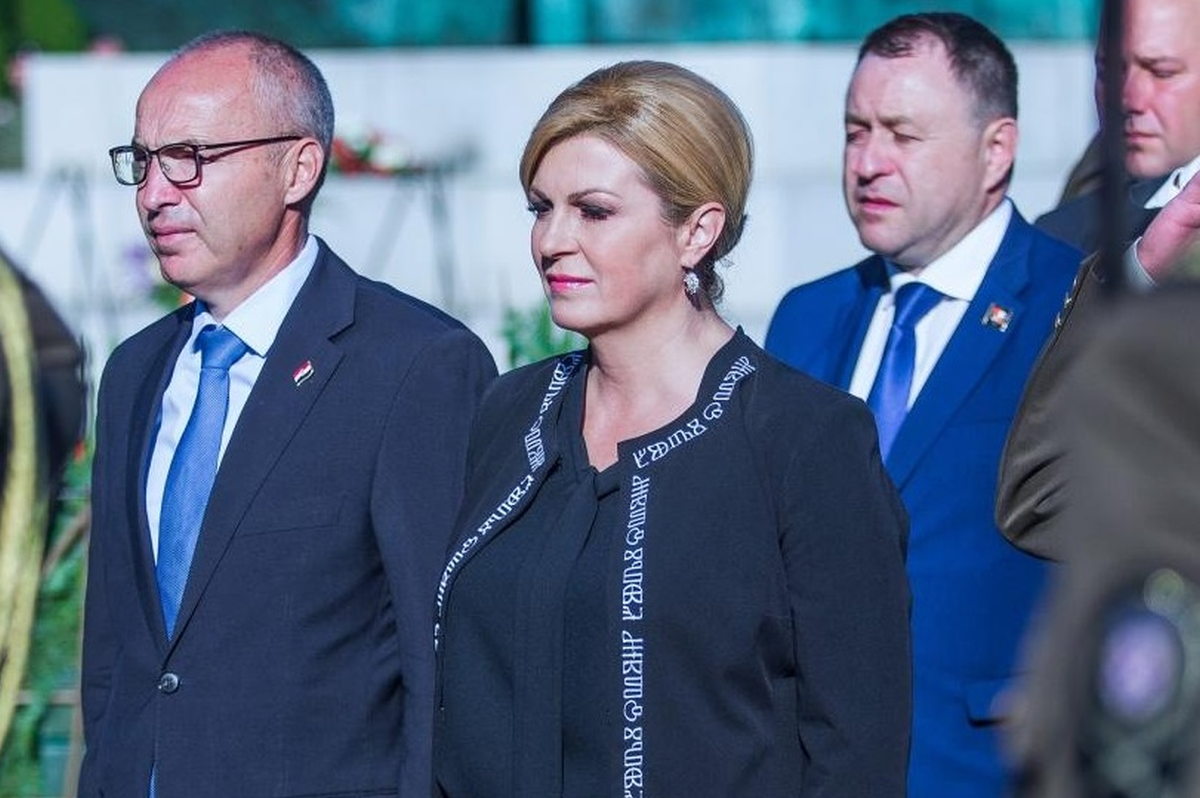 Hlače ili suknja? Možete li isprve skužiti što je to Kolinda obukla u Vukovaru?