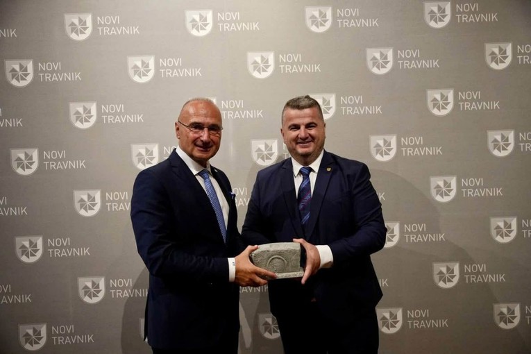 Grlić Radman: Vitez je jedno od mitskih mjesta opstojnosti hrvatskog naroda u BiH