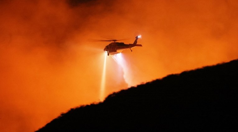 Sudarila se dva helikoptera dok su gasila požar u SAD-u, troje mrtvih