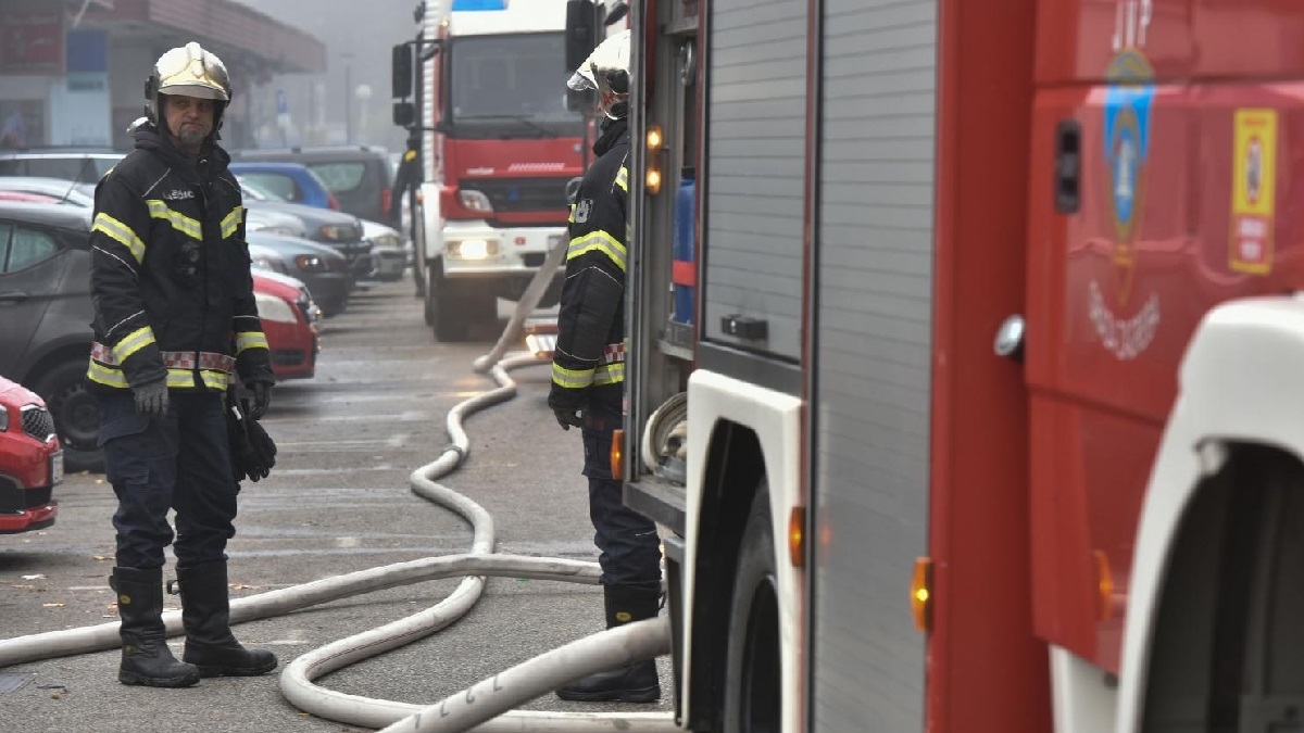 U požaru u Vinkovcima izgorjelo dječje igralište