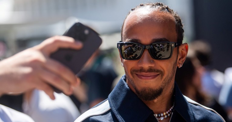 Hamiltonu prvi pole position nakon gotovo dvije godine