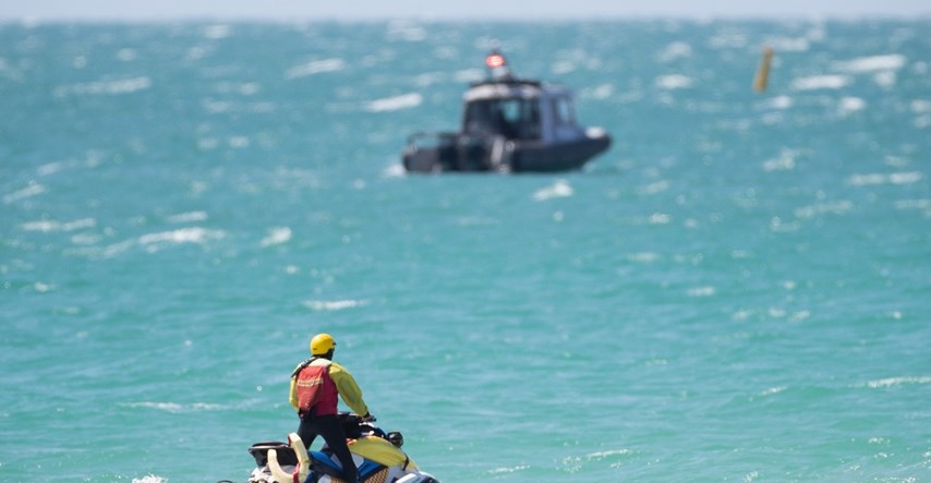 Morski pas na plaži u Australiji ugrizao ženu (32) za glavu