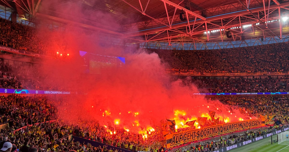 Pogledajte koreografiju i bakljadu navijača Borussije na finalu Lige prvaka