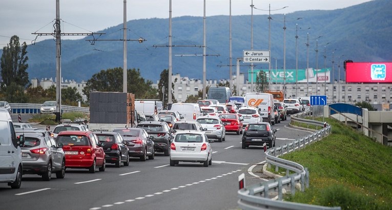 HAK: Pojačan promet na gradskim cestama, mogući zastoji zbog radova