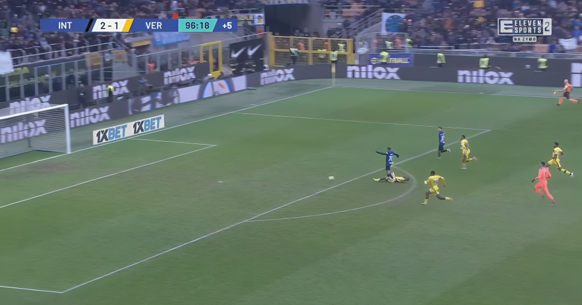 Bizarna situacija. Dvojica igrača Intera išli na prazan gol i nisu zabili
