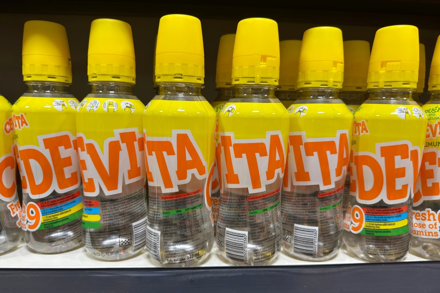 Turisti masovno kupuju Cedevitu i zovu je viralnim pićem. Hrvati zbunjeni