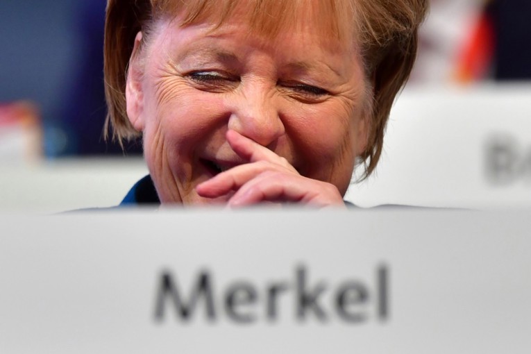 Tko će pregovarati s Putinom u ime Europe? FT: Na listi su Merkel i Draghi