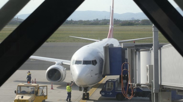 Netko je laserom ometao pilote koji su slijetali na aerodrom u Sarajevu