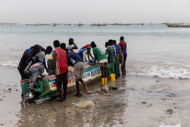 Više od 300 migranata spašeno s broda kod Mauritanije. Među njima 40 djece