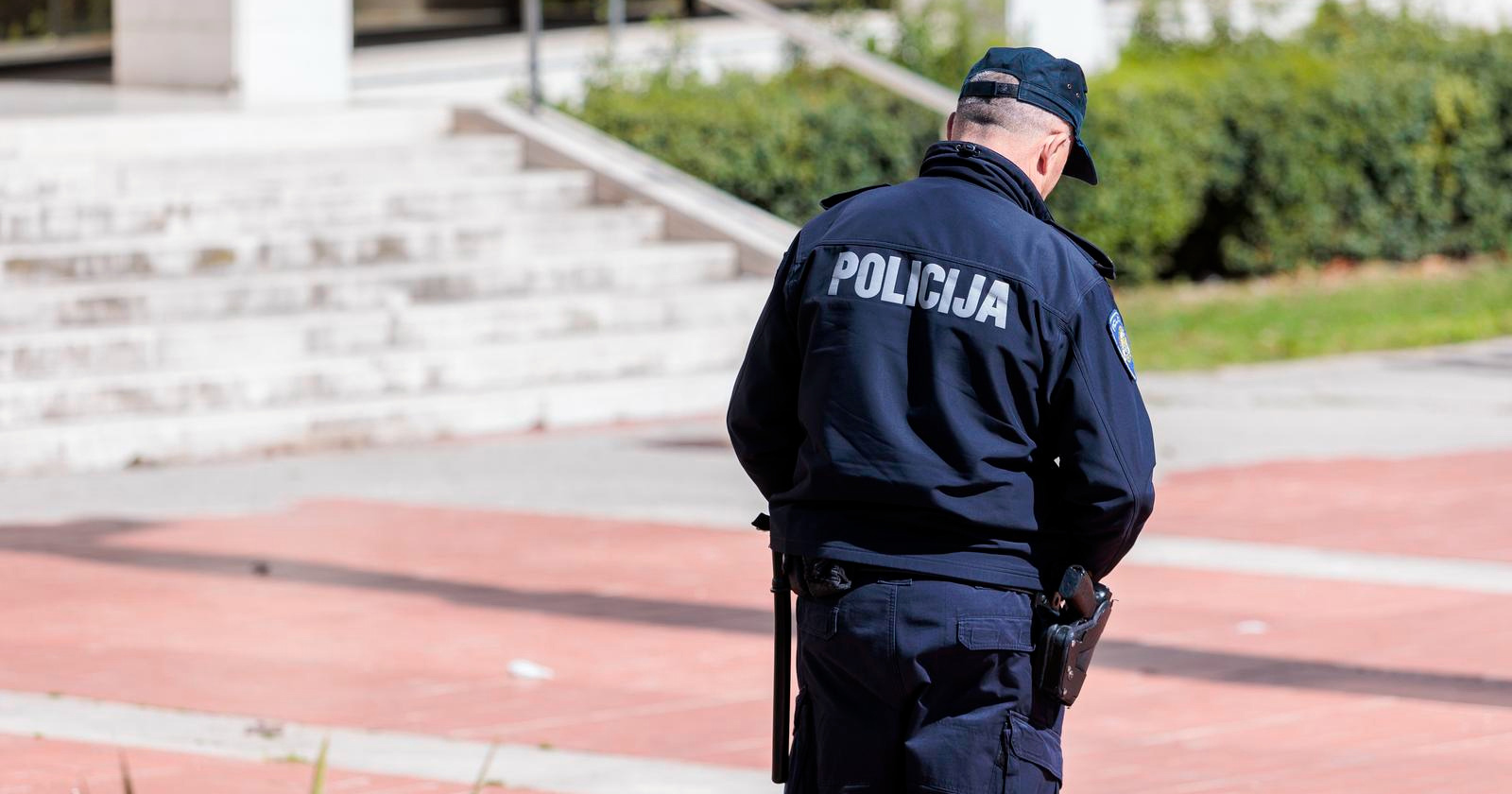 Dojave o bombama u više škola u Splitu, na terenu policija