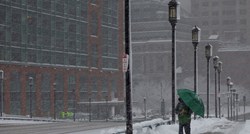 Zbog snježne oluje na istoku SAD-a zatvorene škole i otkazane stotine letova