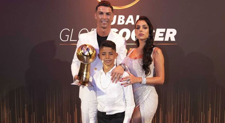 Ronaldo u Dubaiju šesti put proglašen najboljim nogometašem na svijetu