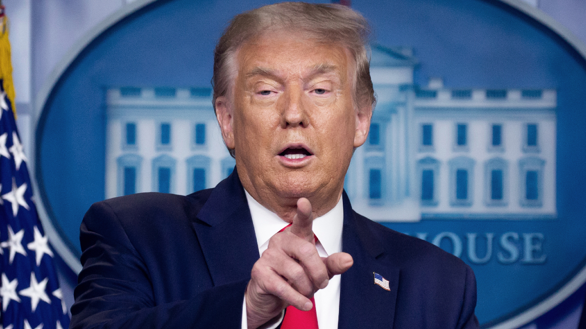 Trump se svađao s novinarom oko broja umrlih od korone u SAD-u