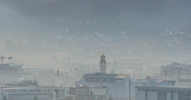 U gradovima diljem BiH zrak opasan za zdravlje, ljudima se savjetuje da ne izlaze 
