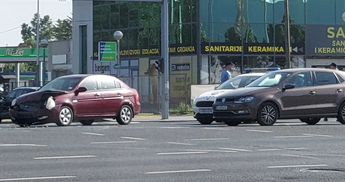 VIDEO Nova nesreća na Zagrebačkoj aveniji. Stvaraju se velike gužve