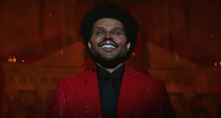 Glazbenik skinuo zavoje i šokirao fanove izgledom: "Što mu je?"