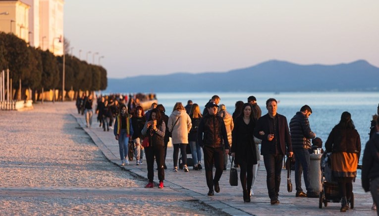 Gužva na rivi: Pogledajte kako je danas izgledao Zadar