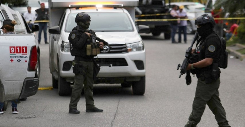 Naoružani napadači na motorima u Meksiku ubili pet ljudi zbog krađe goriva