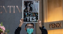Stotine ljudi obilježavaju godišnjicu prosvjeda u Hong Kongu