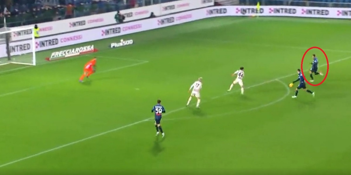 Pašalić je izbio sam pred vratara. Onda je njega i braniča poslao u prazno