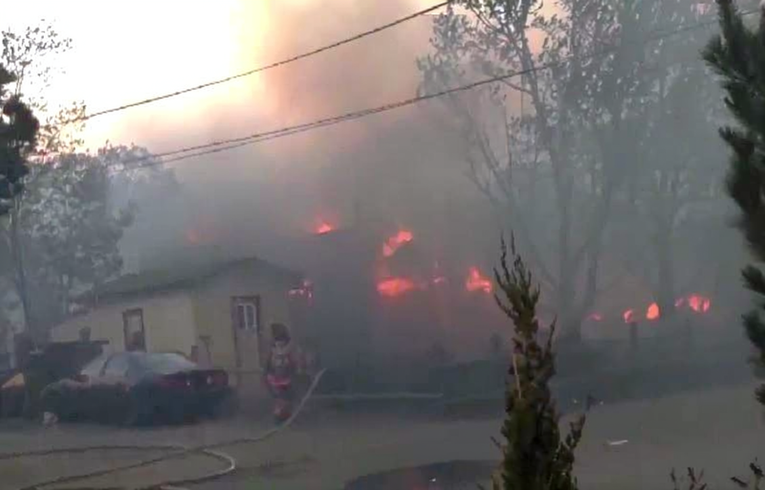 VIDEO Veliki požar na zapadu SAD-a. Evakuira se 90.000 ljudi
