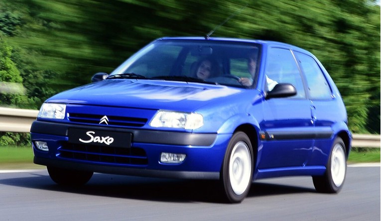 Omiljeni auto Vojka V: "Sivi Saxo" u sportskom izdanju slavi 30. rođendan