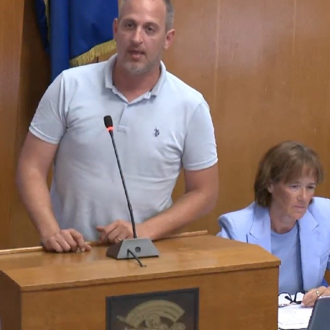 SDP-ovac izvrijeđan na sjednici: "Punoglavac ruzinavi. Ti nisi samo fizički ružan"