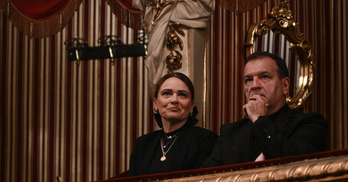 Vili Beroš sa suprugom bio na premijeri predstave u zagrebačkom HNK