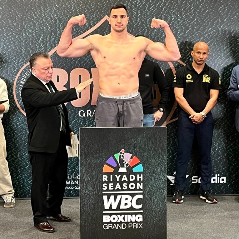 Milun na WBC Grand Prixu u Rijadu započinje profesionalnu karijeru