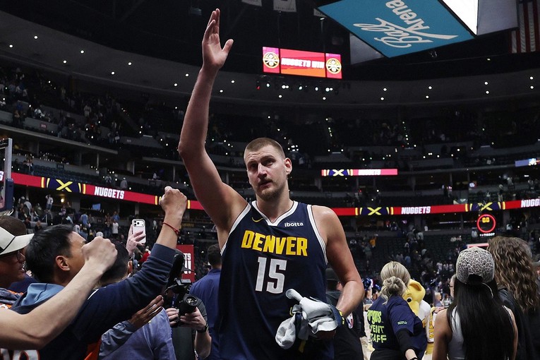VIDEO Briljantni Jokić ostvario triple-double, Denver preživio